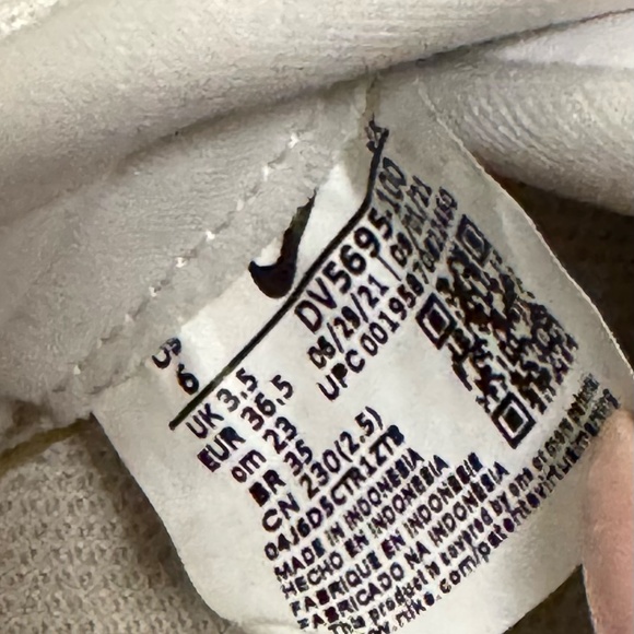 Nike Air Max INTRLK Lite Women's Shoes in White | Size 6 - Picture 7 of 8